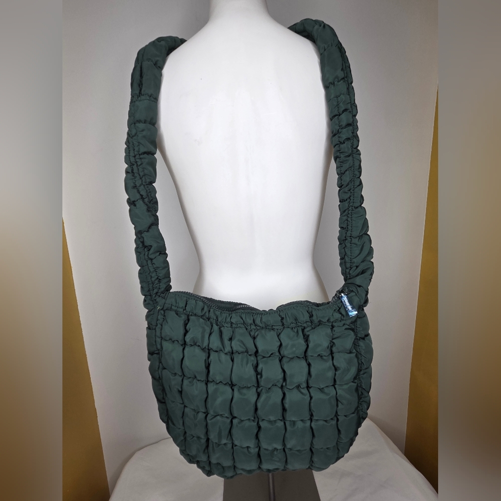 NWOT Urban Expressions Tamsin Quilted Green Hobo Bag Aprox 10"x12"inch - Picture 1 of 13